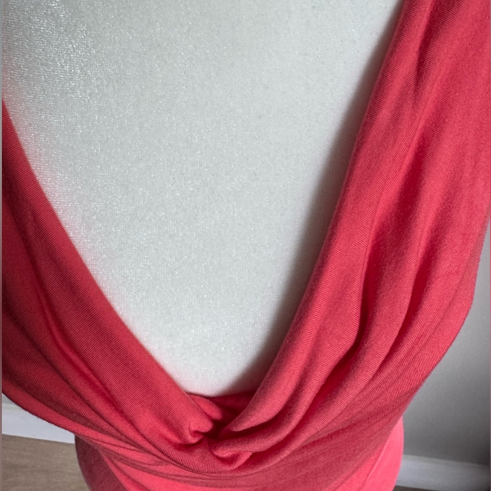 Cable & Gauge Coral Ruched Women’s Sleeveless Tank Top - Picture 3 of 5